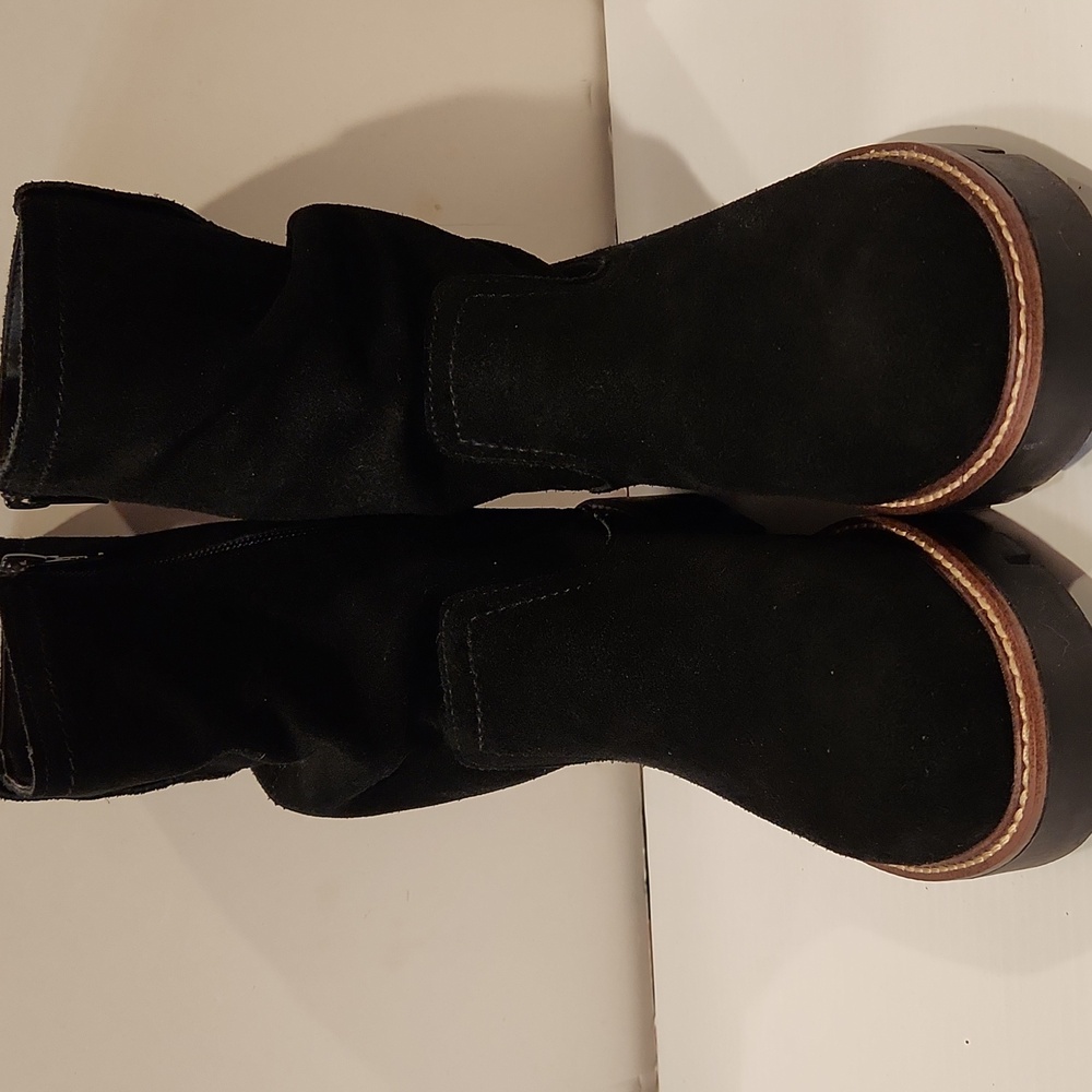 White Mountain Black Suede Boots 7.5